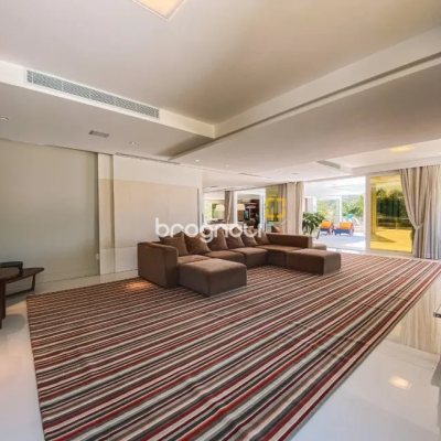Casa com 1097m², 6 quartos (sendo 6 suítes), 8 garagens, no bairro Praia Brava em Florianópolis