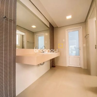 Casa com 1097m², 6 quartos (sendo 6 suítes), 8 garagens, no bairro Praia Brava em Florianópolis