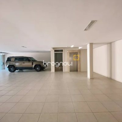 Casa com 1097m², 6 quartos (sendo 6 suítes), 8 garagens, no bairro Praia Brava em Florianópolis