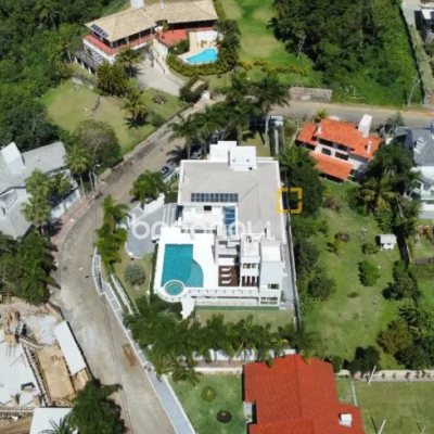 Casa com 1097m², 6 quartos (sendo 6 suítes), 8 garagens, no bairro Praia Brava em Florianópolis
