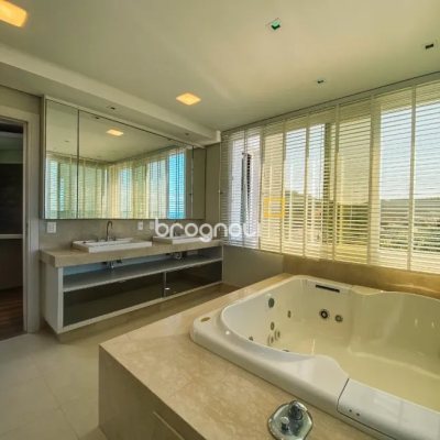 Casa com 1097m², 6 quartos (sendo 6 suítes), 8 garagens, no bairro Praia Brava em Florianópolis