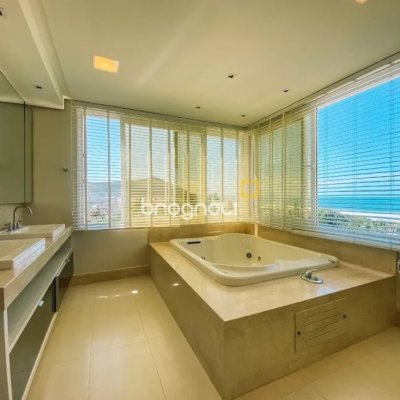 Casa com 1097m², 6 quartos (sendo 6 suítes), 8 garagens, no bairro Praia Brava em Florianópolis
