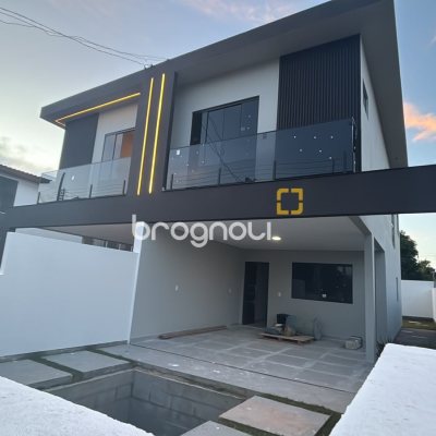 Casa com 129m², 3 quartos (sendo 1 suíte), 2 garagens, no bairro São João do Rio Vermelho em Florianópolis