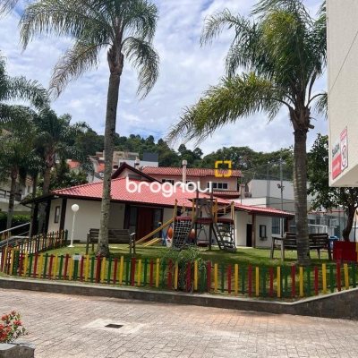 Apartamento com 57m², 2 quartos, 1 garagem, no bairro Itacorubi em Florianópolis