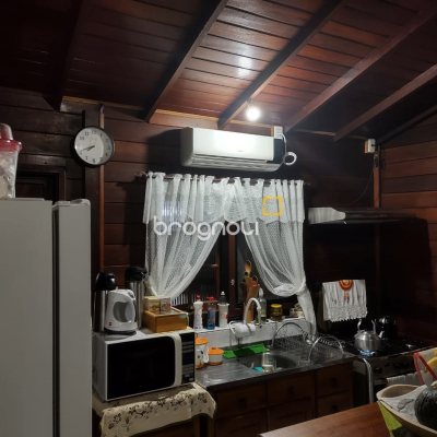 Casa com 200m², 3 quartos (sendo 1 suíte), 2 garagens, no bairro Campeche em Florianópolis