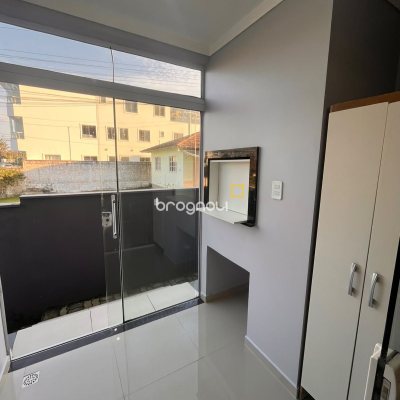Apartamento com 82m², 2 quartos (sendo 1 suíte), 1 garagem, no bairro Ingleses em Florianópolis