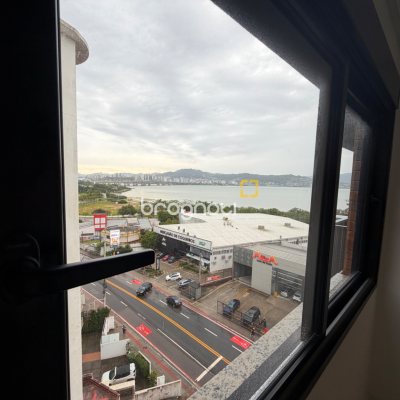 Apartamento com 47m², 1 quarto, 1 garagem, no bairro Coqueiros em Florianópolis