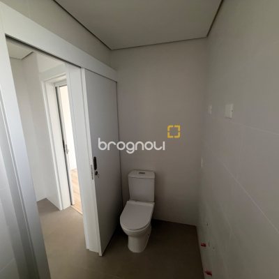 Apartamento com 47m², 1 quarto, 1 garagem, no bairro Coqueiros em Florianópolis
