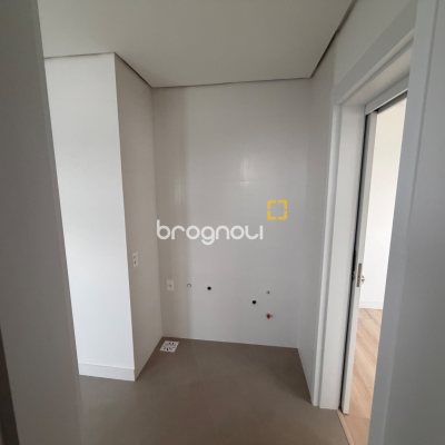 Apartamento com 47m², 1 quarto, 1 garagem, no bairro Coqueiros em Florianópolis