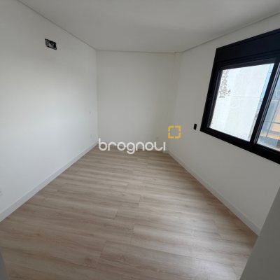 Apartamento com 47m², 1 quarto, 1 garagem, no bairro Coqueiros em Florianópolis