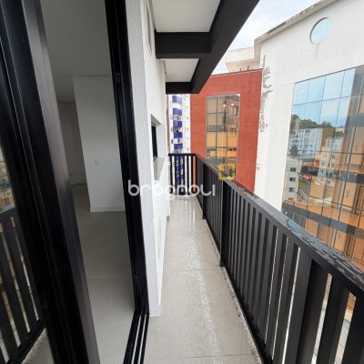 Apartamento com 47m², 1 quarto, 1 garagem, no bairro Coqueiros em Florianópolis