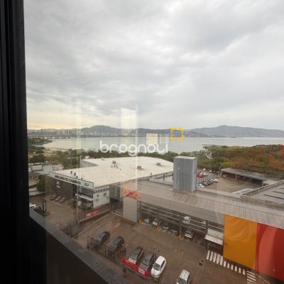 Apartamento com 47m², 1 quarto, 1 garagem, no bairro Coqueiros em Florianópolis