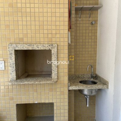 Apartamento com 88m², 3 quartos (sendo 1 suíte), 2 garagens, no bairro Itacorubi em Florianópolis