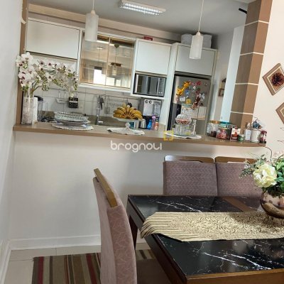 Apartamento com 88m², 3 quartos (sendo 1 suíte), 2 garagens, no bairro Itacorubi em Florianópolis
