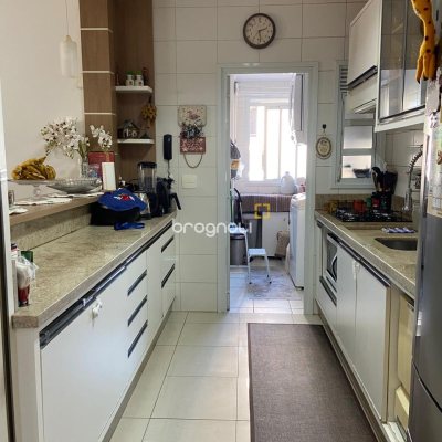 Apartamento com 88m², 3 quartos (sendo 1 suíte), 2 garagens, no bairro Itacorubi em Florianópolis