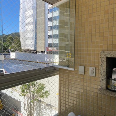 Apartamento com 88m², 3 quartos (sendo 1 suíte), 2 garagens, no bairro Itacorubi em Florianópolis