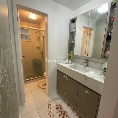 Apartamento com 88m², 3 quartos (sendo 1 suíte), 2 garagens, no bairro Itacorubi em Florianópolis