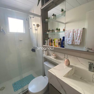 Apartamento com 88m², 3 quartos (sendo 1 suíte), 2 garagens, no bairro Itacorubi em Florianópolis