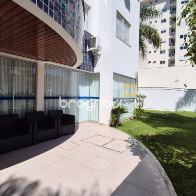 Apartamento com 84m², 3 quartos (sendo 1 suíte), 1 garagem, no bairro Itacorubi em Florianópolis