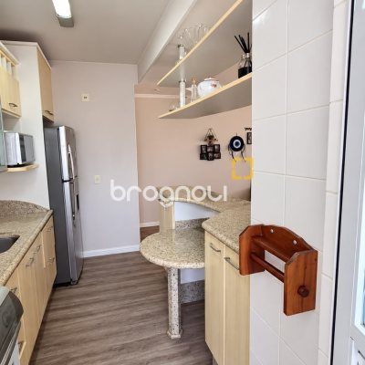 Apartamento com 84m², 3 quartos (sendo 1 suíte), 1 garagem, no bairro Itacorubi em Florianópolis