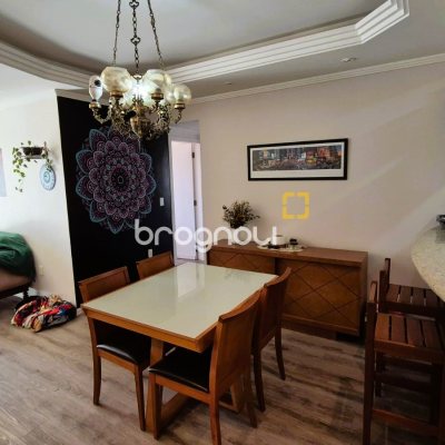 Apartamento com 84m², 3 quartos (sendo 1 suíte), 1 garagem, no bairro Itacorubi em Florianópolis