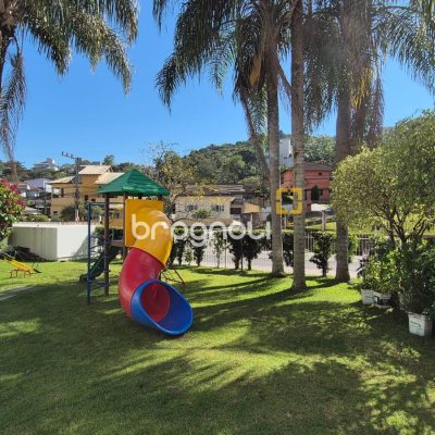 Apartamento com 84m², 3 quartos (sendo 1 suíte), 1 garagem, no bairro Itacorubi em Florianópolis