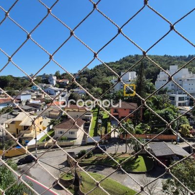 Apartamento com 84m², 3 quartos (sendo 1 suíte), 1 garagem, no bairro Itacorubi em Florianópolis