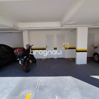 Apartamento com 84m², 3 quartos (sendo 1 suíte), 1 garagem, no bairro Itacorubi em Florianópolis