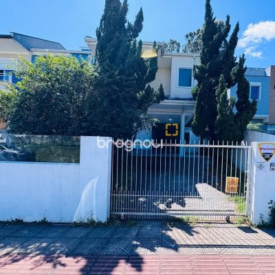 Casa com 119m², 3 quartos (sendo 1 suíte), 1 garagem, no bairro Campeche em Florianópolis