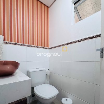 Casa com 119m², 3 quartos (sendo 1 suíte), 1 garagem, no bairro Campeche em Florianópolis