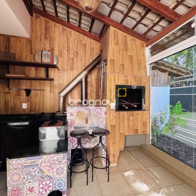Casa com 119m², 3 quartos (sendo 1 suíte), 1 garagem, no bairro Campeche em Florianópolis