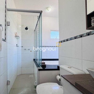 Casa com 119m², 3 quartos (sendo 1 suíte), 1 garagem, no bairro Campeche em Florianópolis