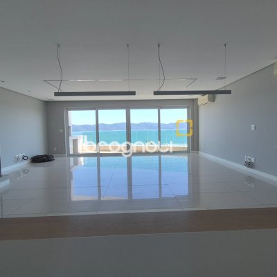Apartamento com 280m², 3 quartos (sendo 3 suítes), 4 garagens, no bairro Canasvieiras em Florianópolis