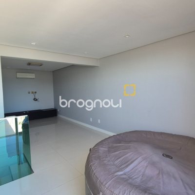 Apartamento com 280m², 3 quartos (sendo 3 suítes), 4 garagens, no bairro Canasvieiras em Florianópolis