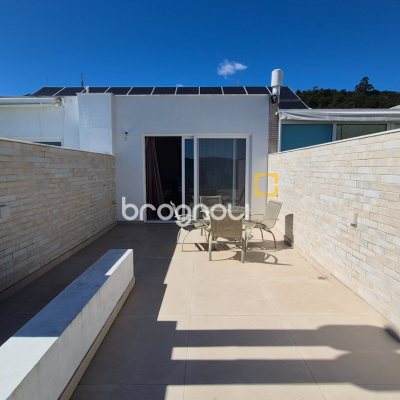 Apartamento com 280m², 3 quartos (sendo 3 suítes), 4 garagens, no bairro Canasvieiras em Florianópolis