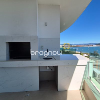 Apartamento com 280m², 3 quartos (sendo 3 suítes), 4 garagens, no bairro Canasvieiras em Florianópolis