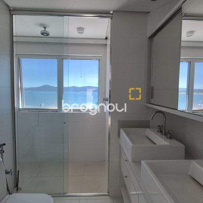 Apartamento com 280m², 3 quartos (sendo 3 suítes), 4 garagens, no bairro Canasvieiras em Florianópolis