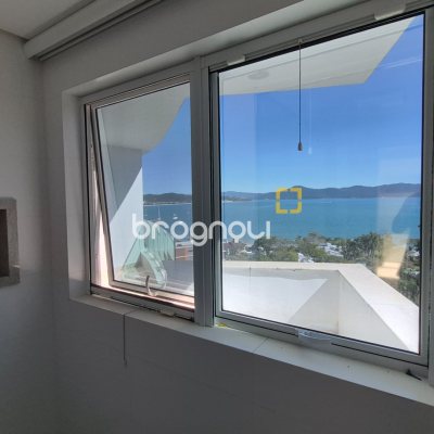 Apartamento com 280m², 3 quartos (sendo 3 suítes), 4 garagens, no bairro Canasvieiras em Florianópolis