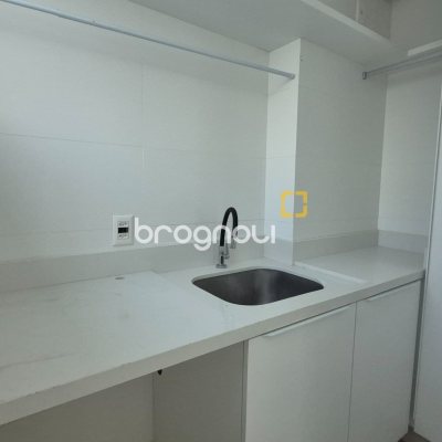 Apartamento com 280m², 3 quartos (sendo 3 suítes), 4 garagens, no bairro Canasvieiras em Florianópolis