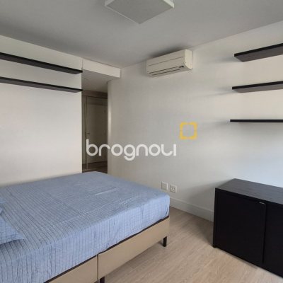 Apartamento com 280m², 3 quartos (sendo 3 suítes), 4 garagens, no bairro Canasvieiras em Florianópolis