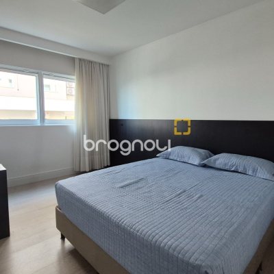 Apartamento com 280m², 3 quartos (sendo 3 suítes), 4 garagens, no bairro Canasvieiras em Florianópolis