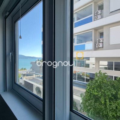 Apartamento com 280m², 3 quartos (sendo 3 suítes), 4 garagens, no bairro Canasvieiras em Florianópolis