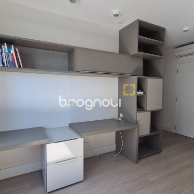 Apartamento com 280m², 3 quartos (sendo 3 suítes), 4 garagens, no bairro Canasvieiras em Florianópolis