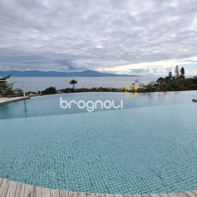 Apartamento com 280m², 3 quartos (sendo 3 suítes), 4 garagens, no bairro Canasvieiras em Florianópolis