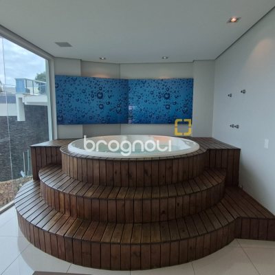 Apartamento com 280m², 3 quartos (sendo 3 suítes), 4 garagens, no bairro Canasvieiras em Florianópolis