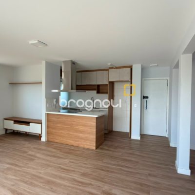 Cobertura com 172m², 3 quartos (sendo 2 suítes), 2 garagens, no bairro Campeche em Florianópolis