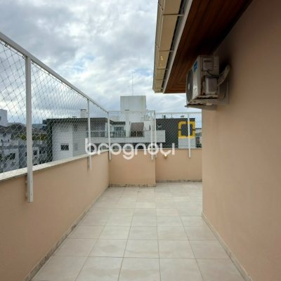 Cobertura com 172m², 3 quartos (sendo 2 suítes), 2 garagens, no bairro Campeche em Florianópolis