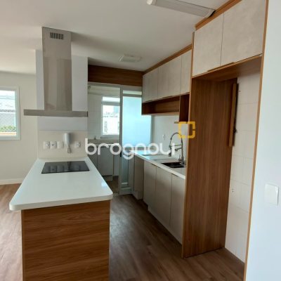 Cobertura com 172m², 3 quartos (sendo 2 suítes), 2 garagens, no bairro Campeche em Florianópolis