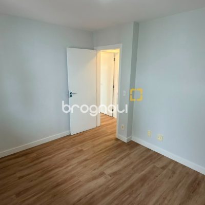 Cobertura com 172m², 3 quartos (sendo 2 suítes), 2 garagens, no bairro Campeche em Florianópolis
