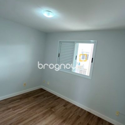 Cobertura com 172m², 3 quartos (sendo 2 suítes), 2 garagens, no bairro Campeche em Florianópolis